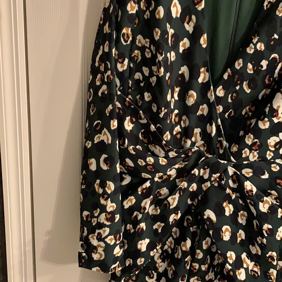 Badgley Mischka Collection V-Neck Sheath Dress - Picture 9 of 12